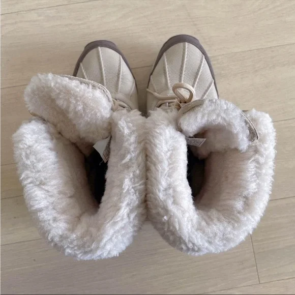 UGG Women's Adirondacky III Winter Boot - Sand Size US 8 - Picture 9 of 10